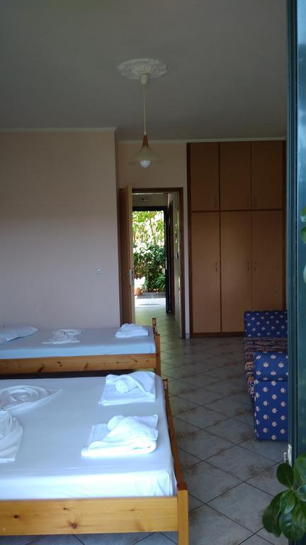 Nikolitsa Apartments Glyfada  エクステリア 写真