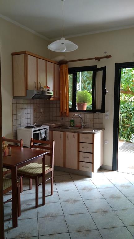Nikolitsa Apartments Glyfada  エクステリア 写真