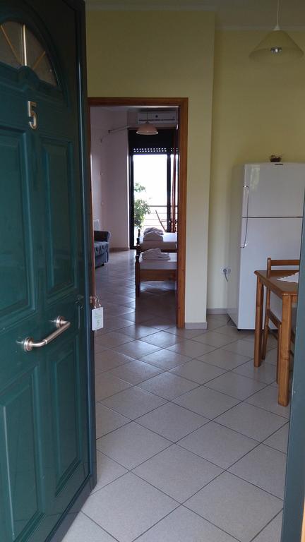 Nikolitsa Apartments Glyfada  エクステリア 写真