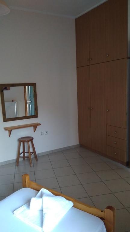 Nikolitsa Apartments Glyfada  エクステリア 写真