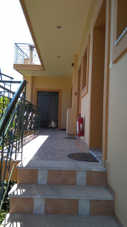 Nikolitsa Apartments Glyfada  エクステリア 写真