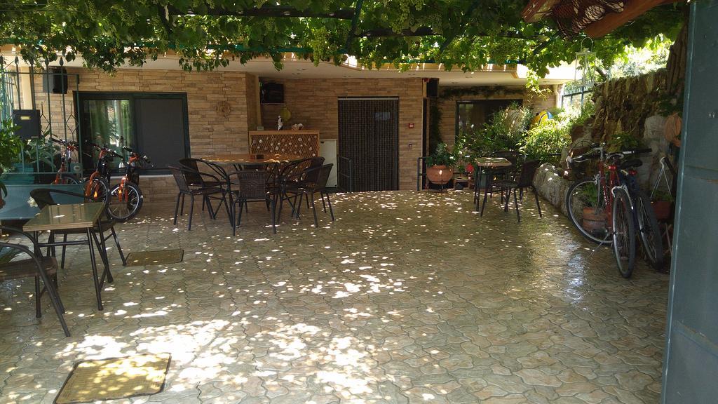 Nikolitsa Apartments Glyfada  エクステリア 写真
