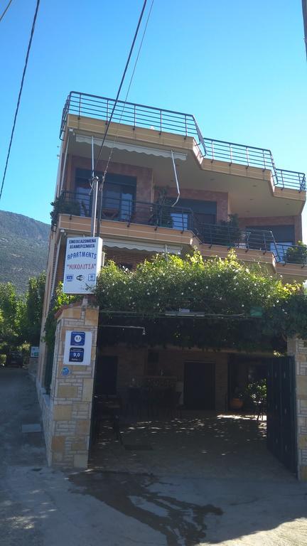 Nikolitsa Apartments Glyfada  エクステリア 写真